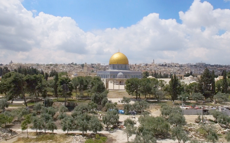 masjid al aqsa at night